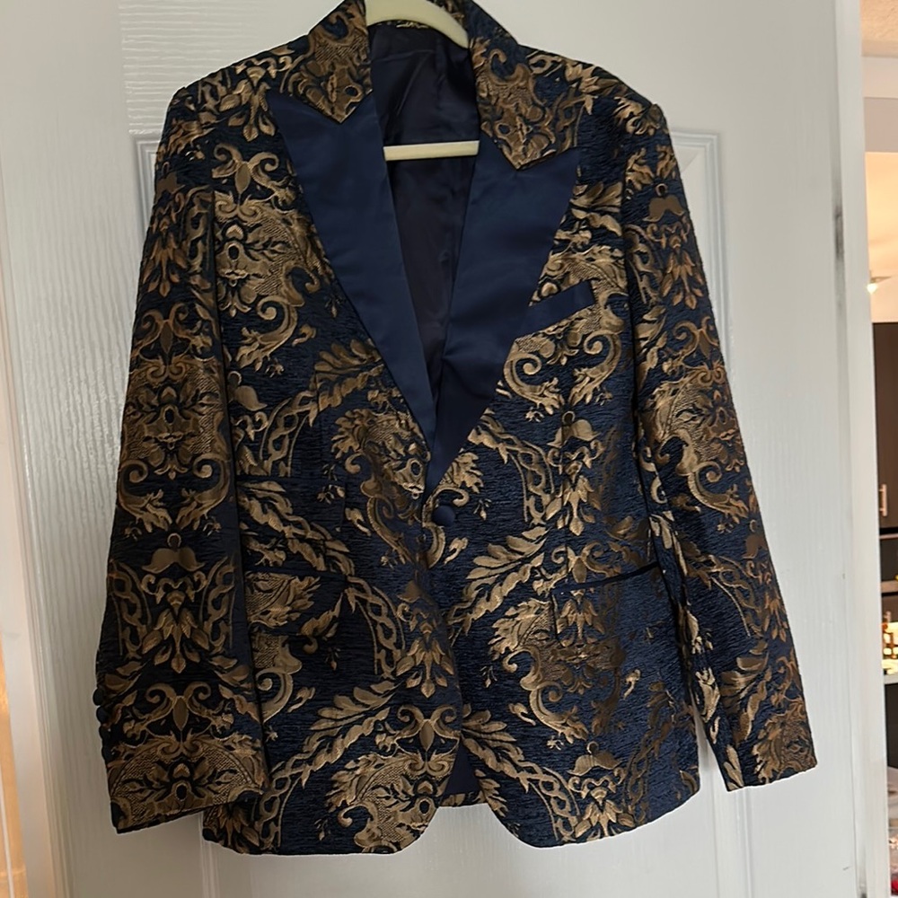 Elegant Navy and Gold Men's Suit Blazer